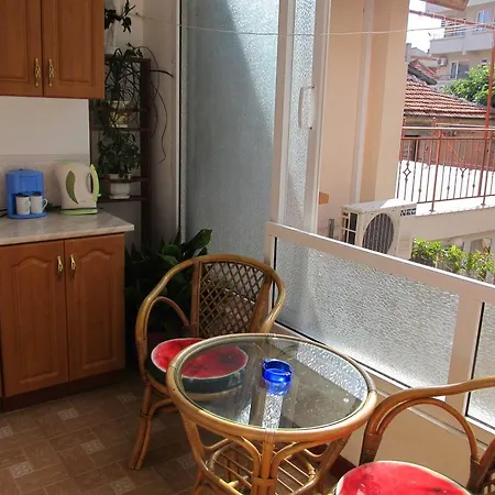 Private Yani Popov Homestay