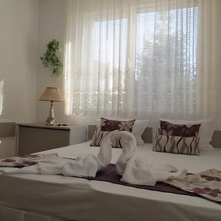 Private Yani Popov Homestay